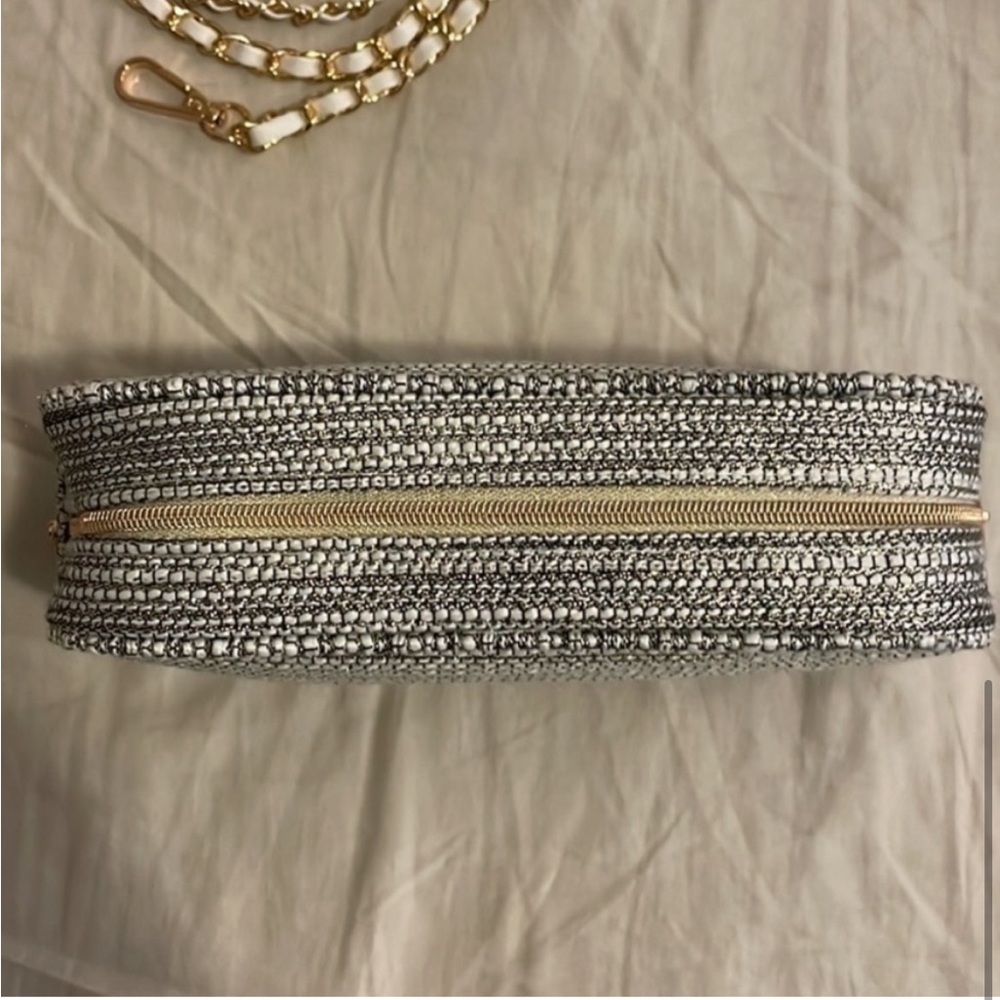 Authentic Chanel Tweed crossbody bag - Picture 5 of 13
